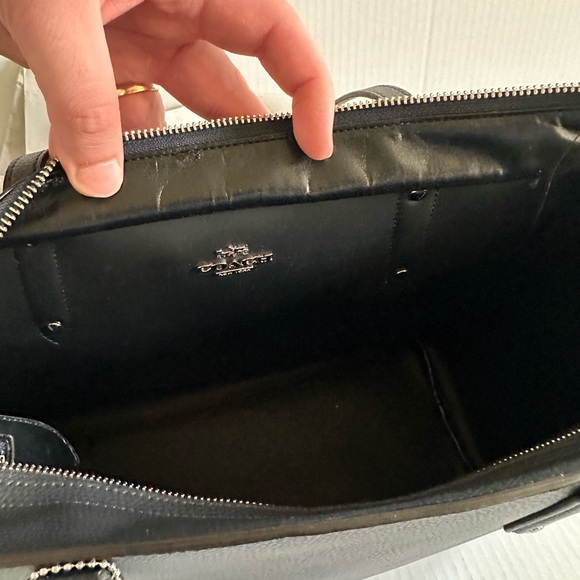 Coach Tote Pebbled Dark Blue - like new - Picture 8 of 9